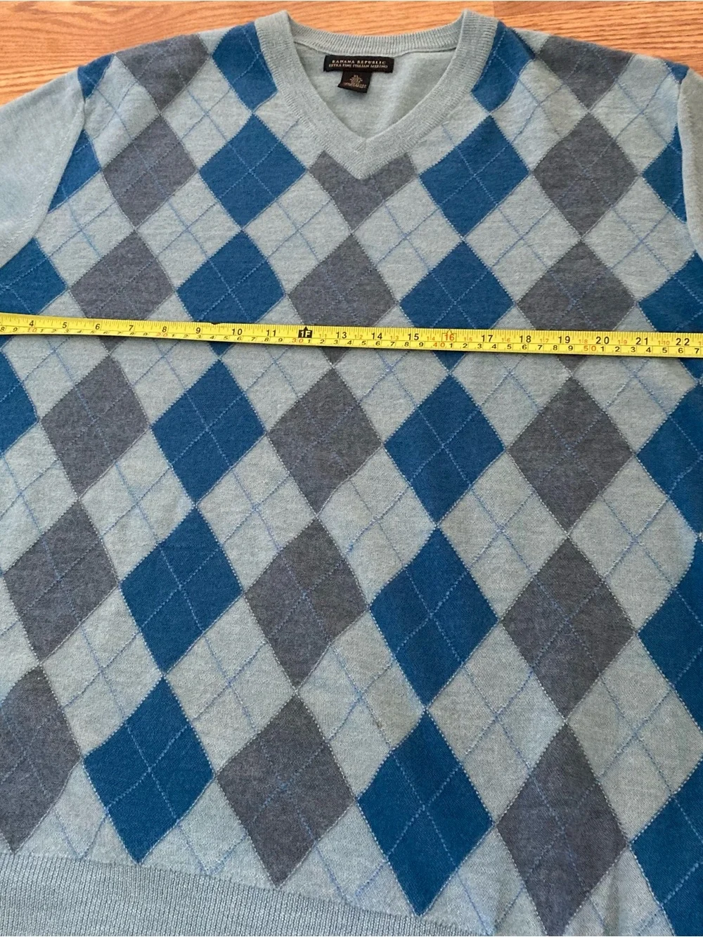 Banana Republic Men’s Blue Argyle Sweater XL